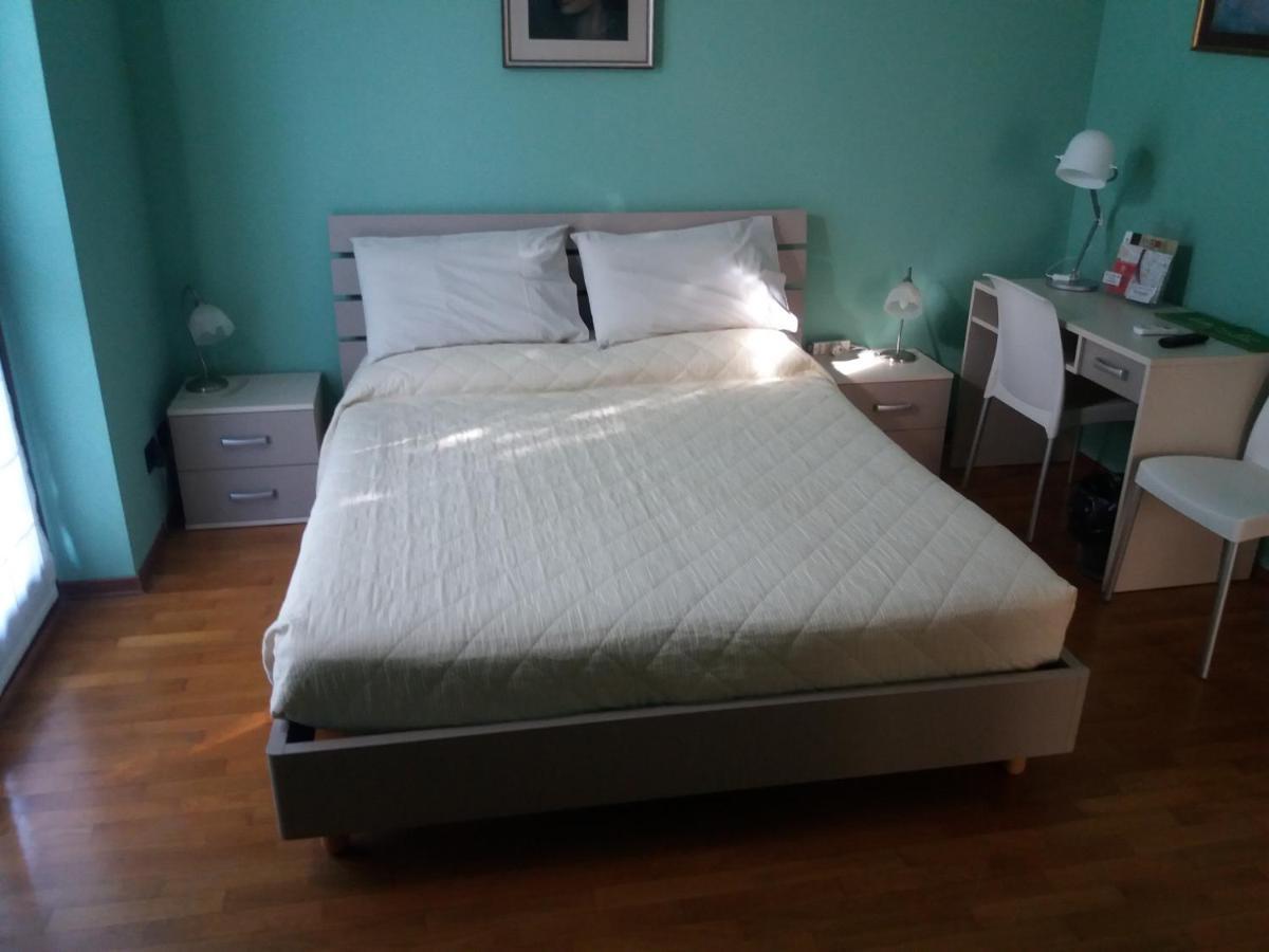 I Pini B&B Castagnito Bagian luar foto