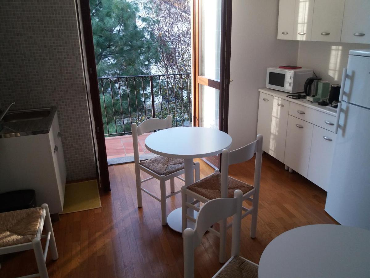 I Pini B&B Castagnito Bagian luar foto